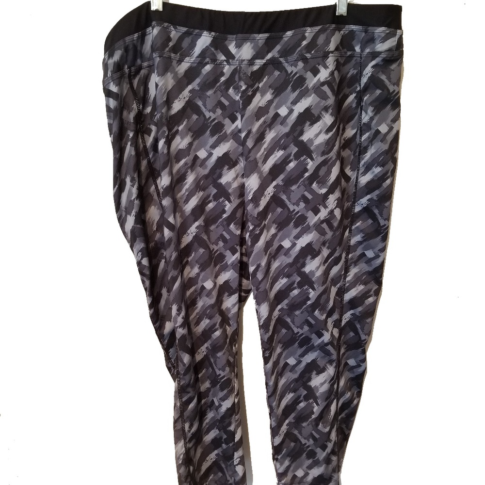 Full Beauty Sport Active Wear Plus size Capri's.